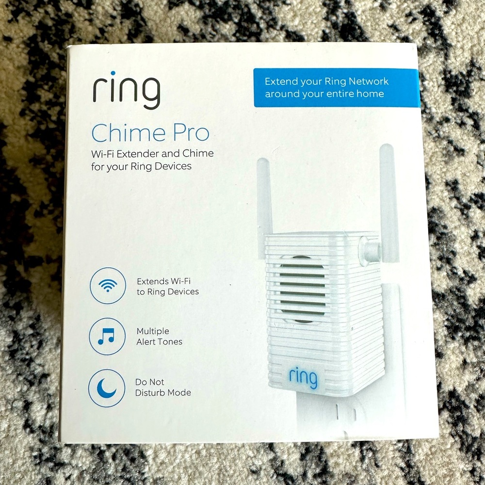 NIB RING CHIME PRO WIFI EXTENDER & Chime